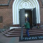 01 Renowacja drzwi świątyni 2025